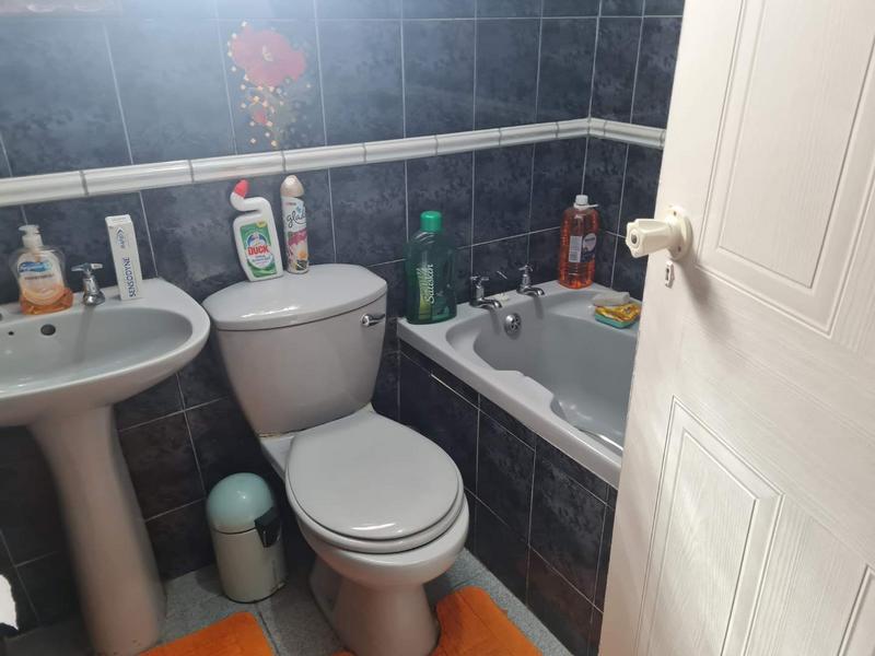 5 Bedroom Property for Sale in Southernwood Eastern Cape